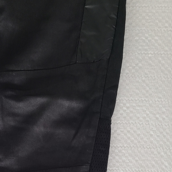 ✨️Any 3 for $15✨️ Buffalo Men's Large Black Joggers - Picture 4 of 12